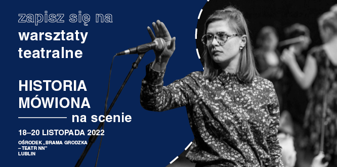Grafika promująca warsztaty teatralne w Lublinie. Młoda kobieta w okularach zasłania dłonią mikrofon.